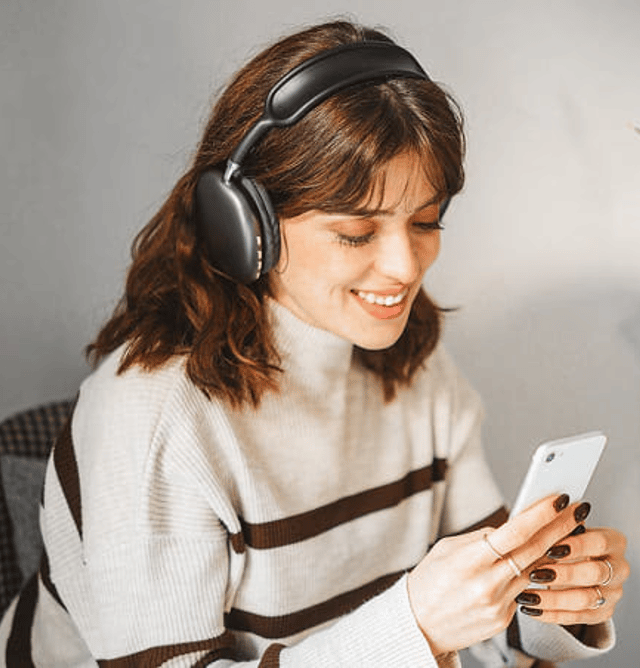 women listening to music