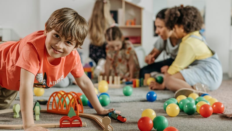 how does therapy for children work