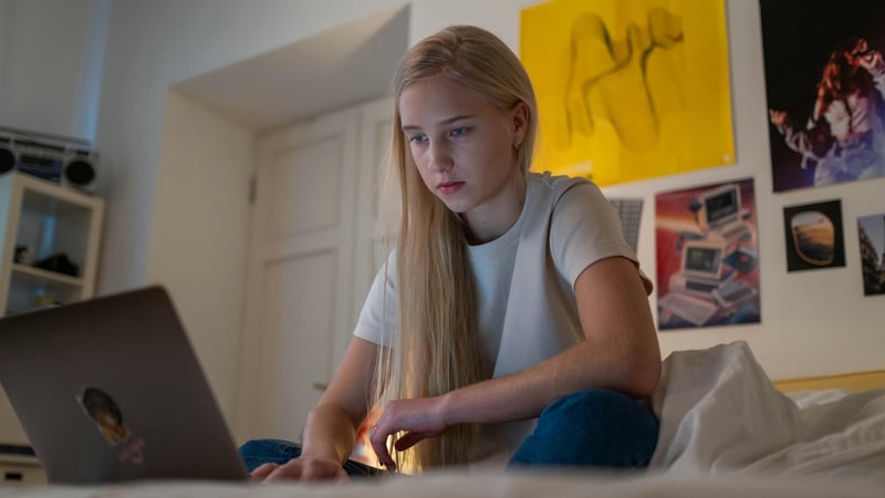 how to help a teenager with social anxiety