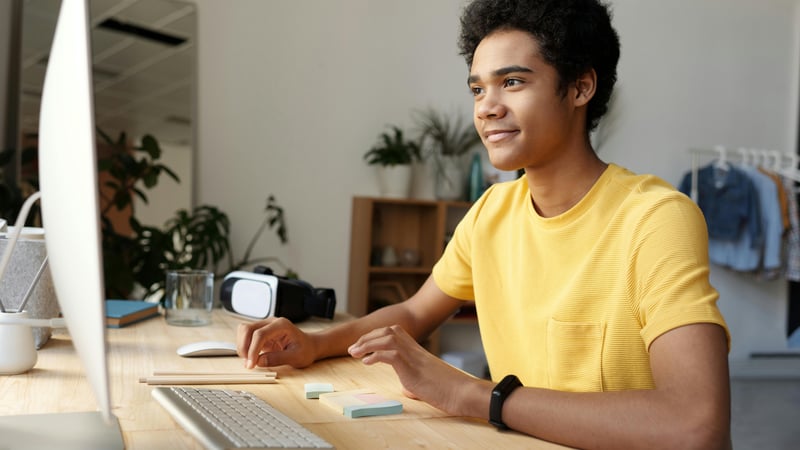when should a teenager see a therapist