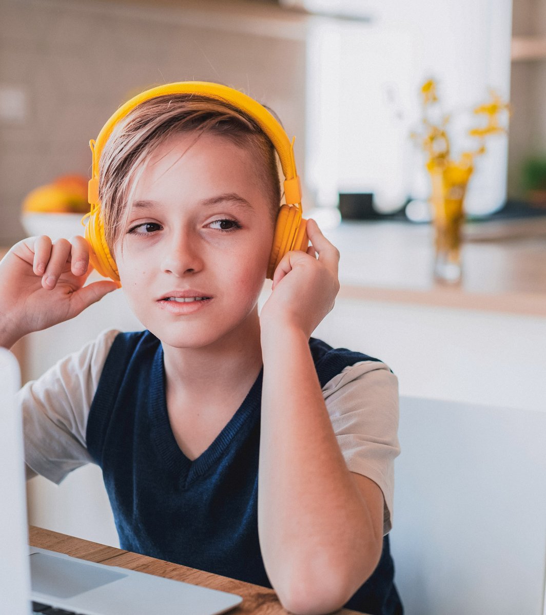 Kid participating in online therapy
