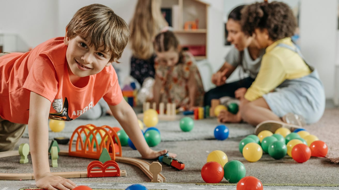 how does therapy for children work