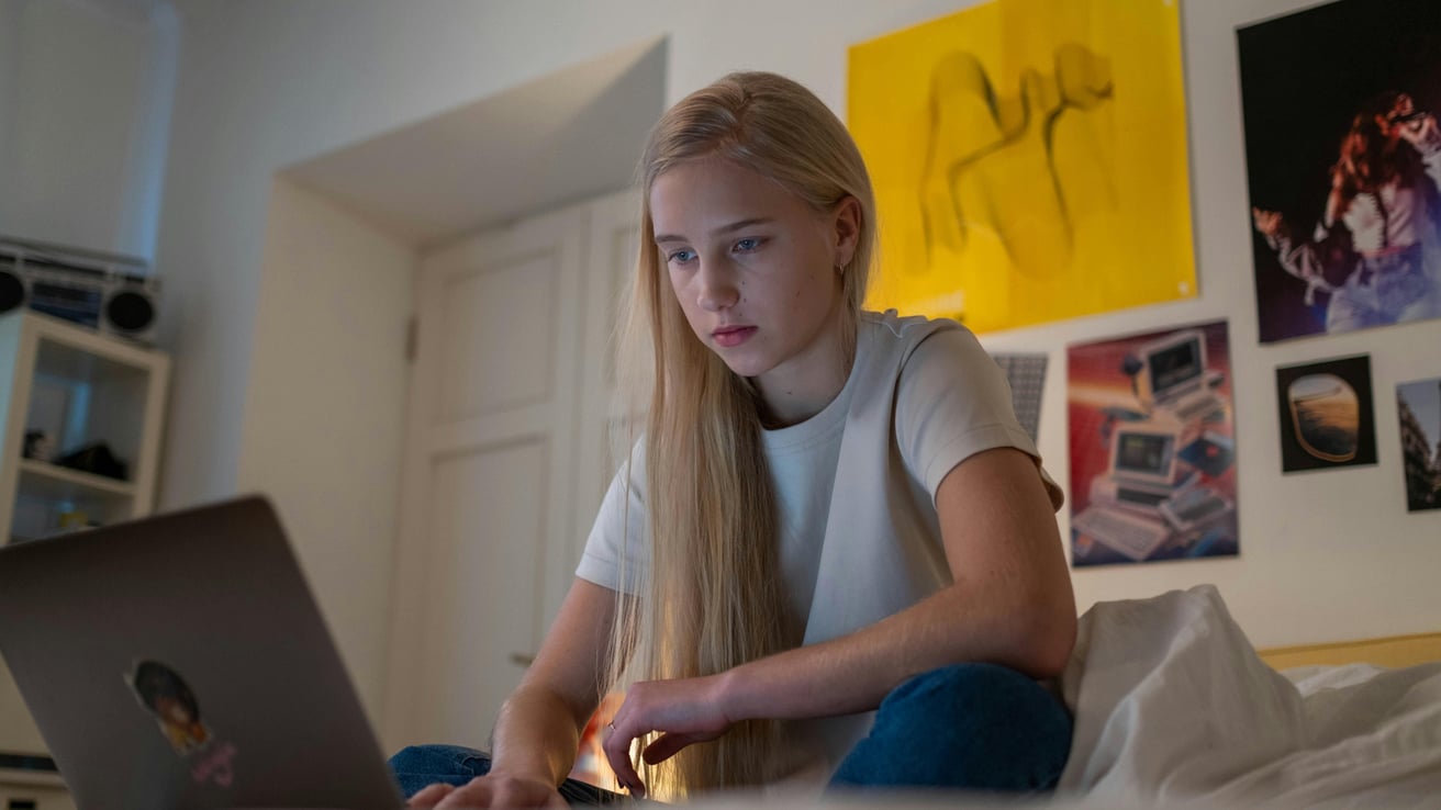 how to help a teenager with social anxiety