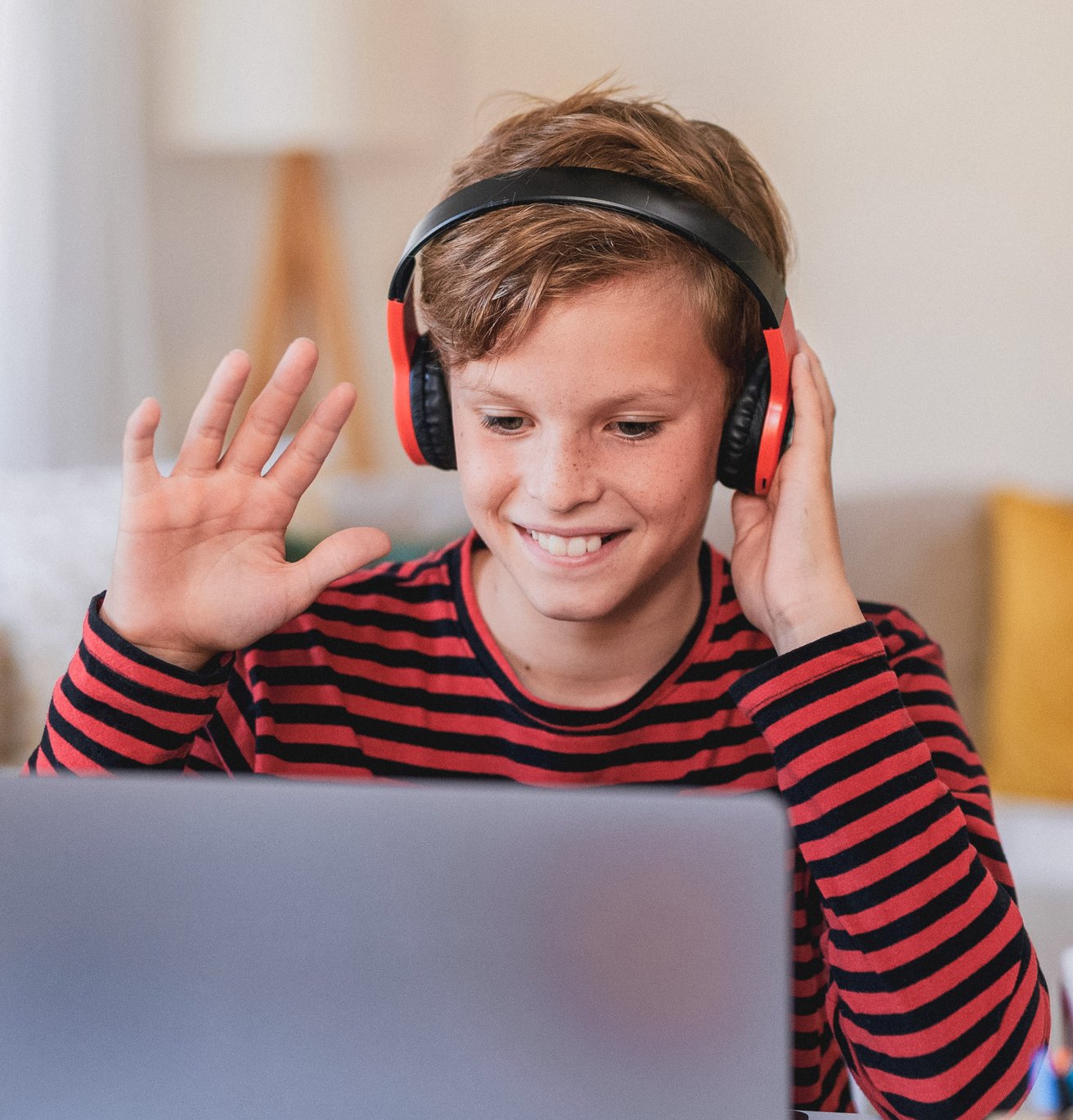 Kid with headphones on participating in therapy