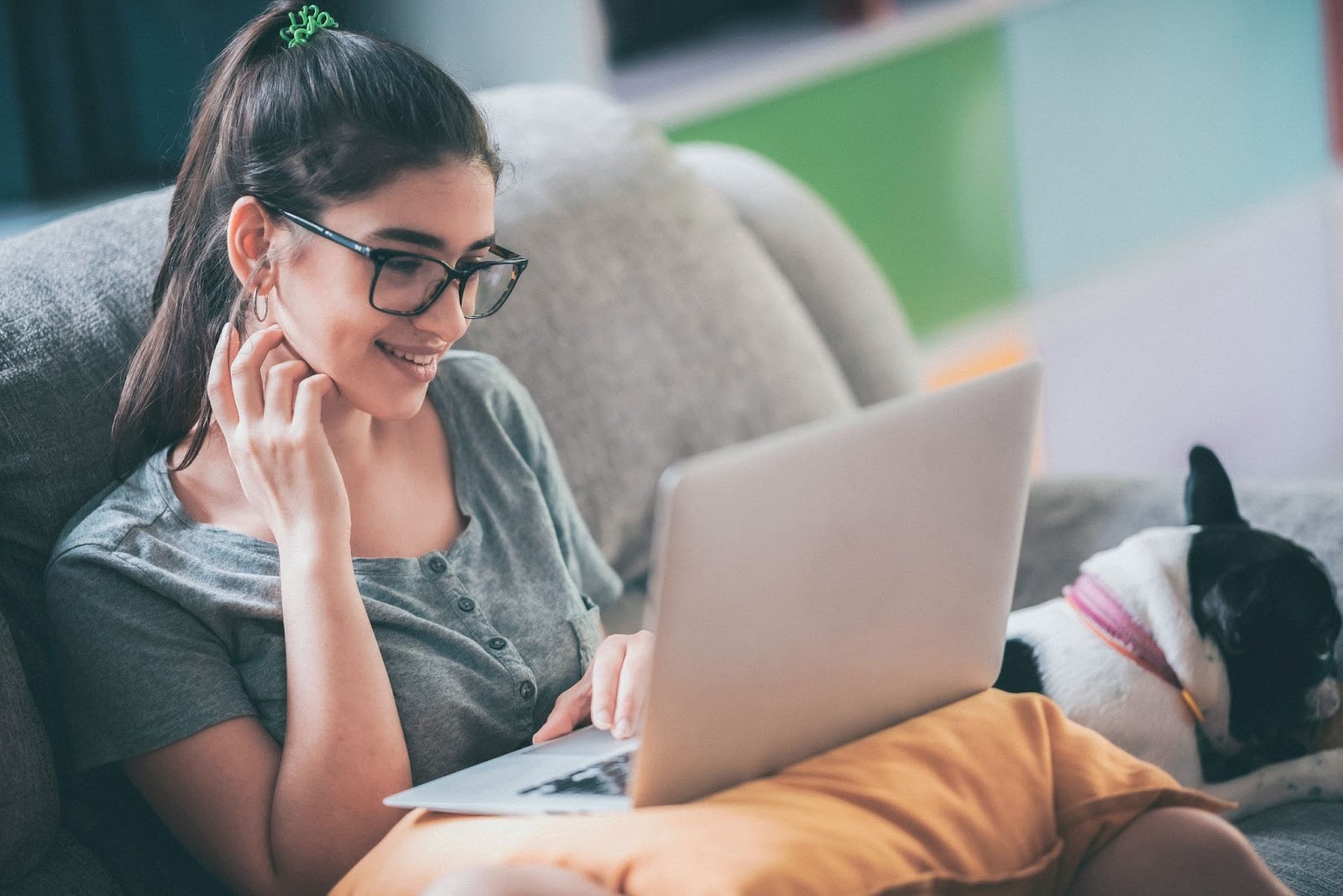 Teen in online therapy session