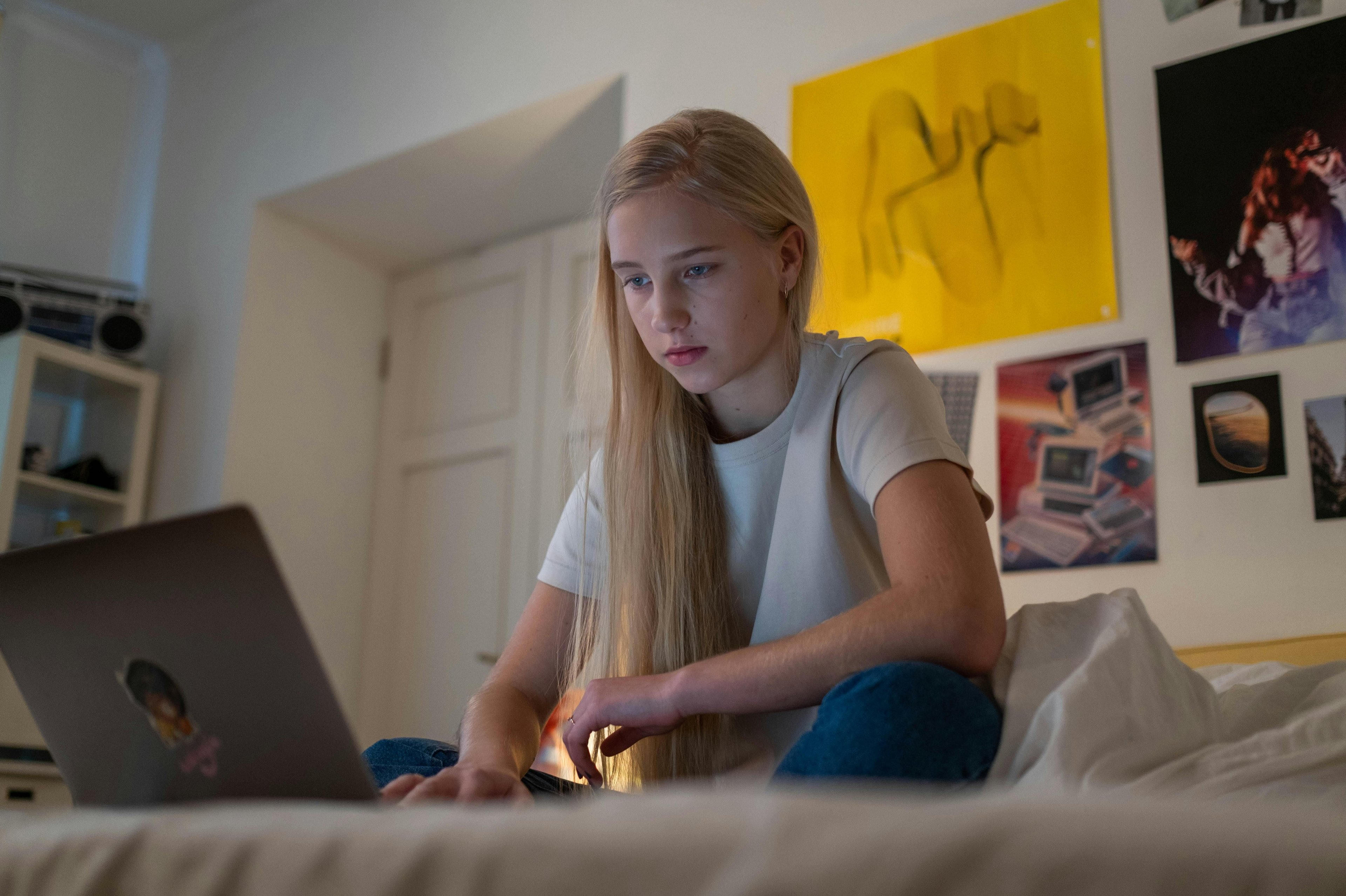 how to help a teenager with social anxiety