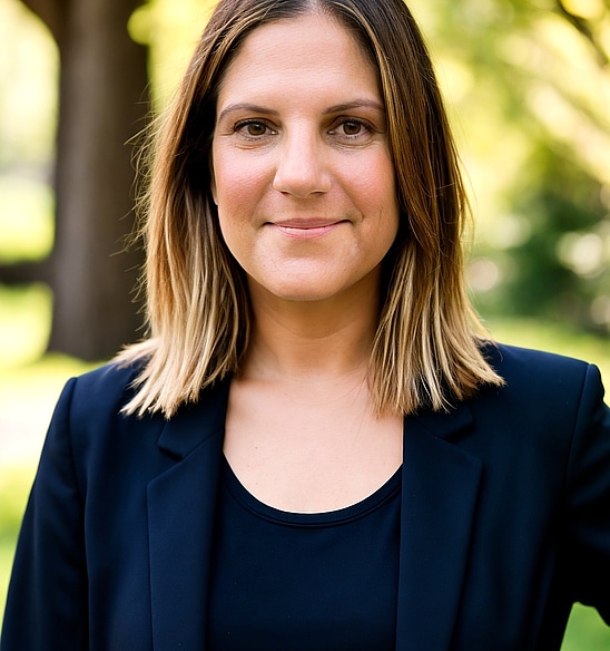Dr. Lesley Logan
